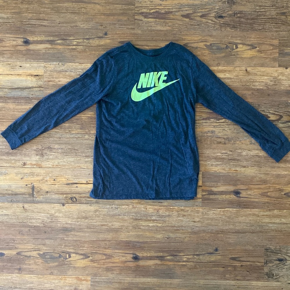 Nike Long Sleeve Tee Youth Medium